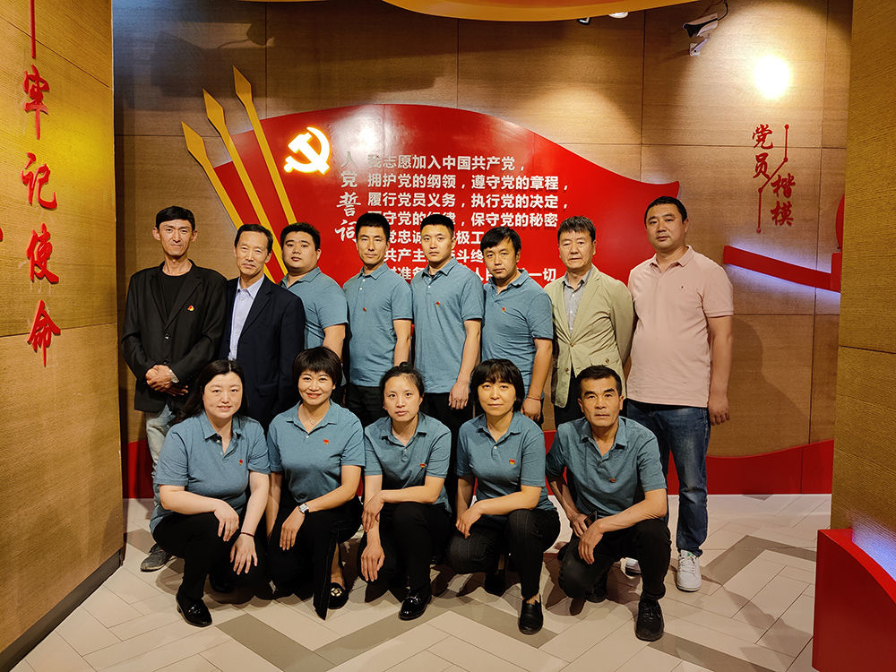 重温红色历史  传承奋斗精神